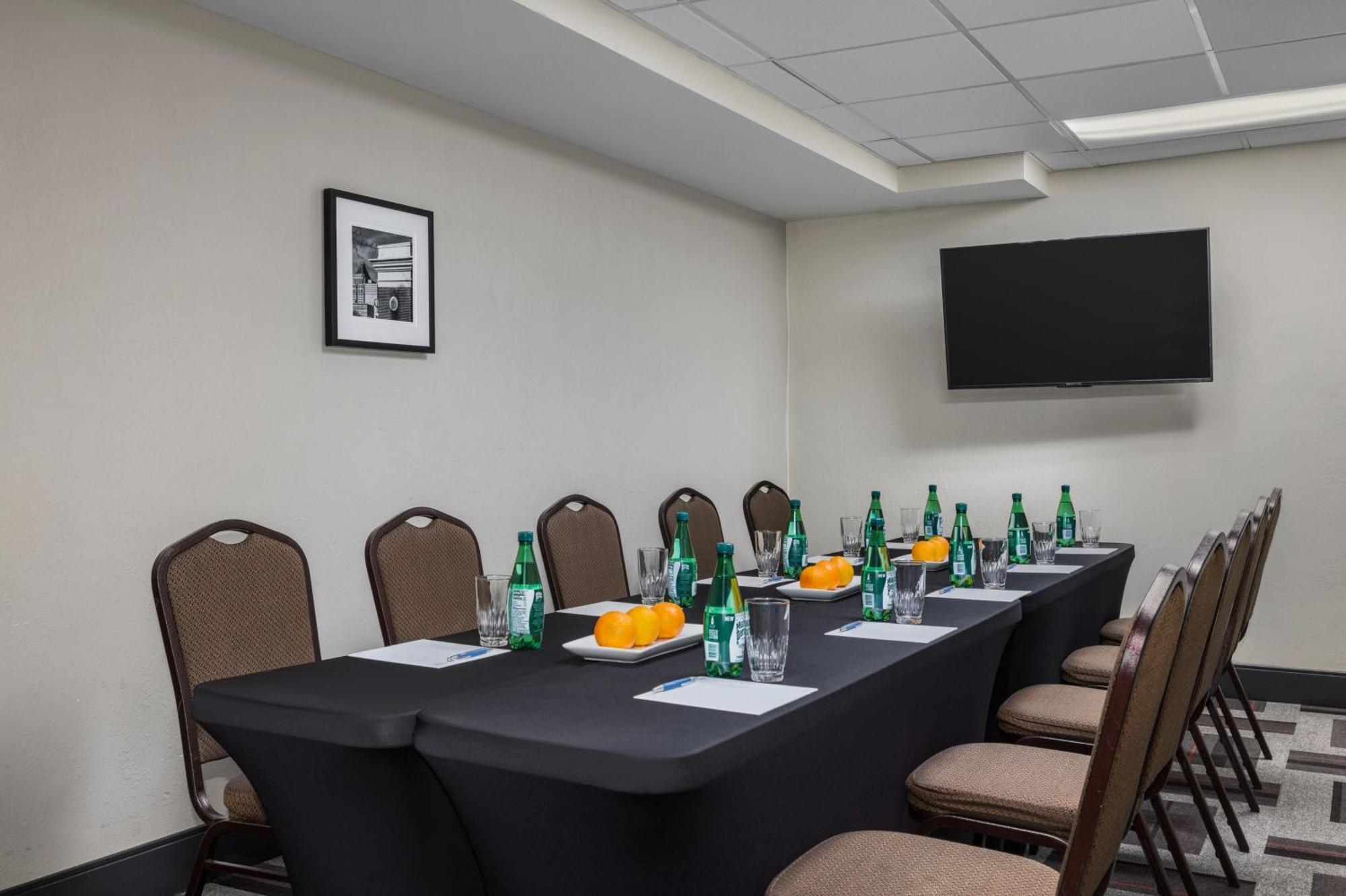 Four Points By Sheraton Greensboro Airport Екстер'єр фото