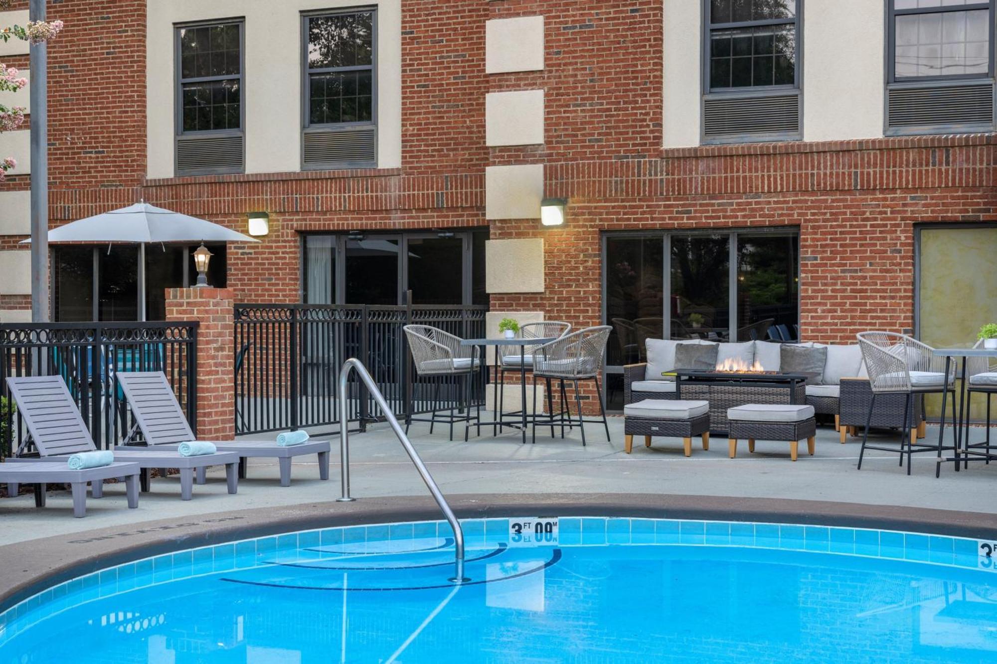 Four Points By Sheraton Greensboro Airport Екстер'єр фото