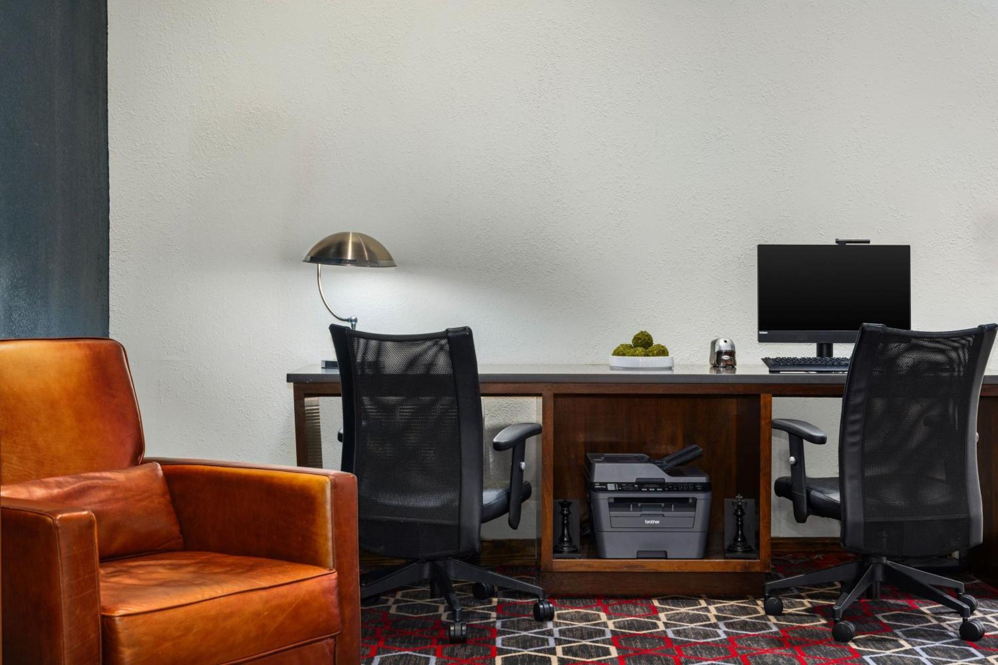 Four Points By Sheraton Greensboro Airport Екстер'єр фото